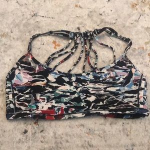 Lululemon sports bra